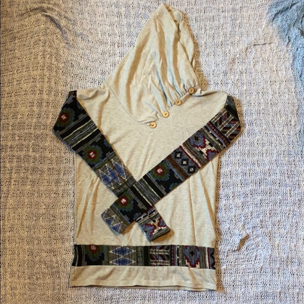 Adorable sweater top!